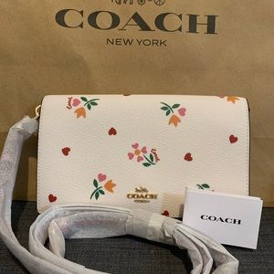 ❌SOLD❌ Coach Authentic Anna Foldover Clutch Crossbody With Heart Petal Print